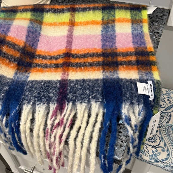NWT Steve Madden Lofty Fringe Scarf Plaid Scarf Blanket Scarf Blue Cobalt Pink - Picture 6 of 6